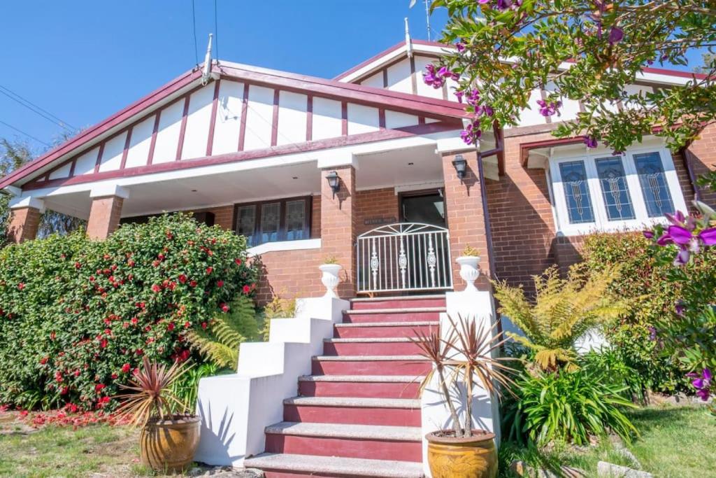 Silver Mist - Art Deco, Central Heating and Fireplace, Katoomba
