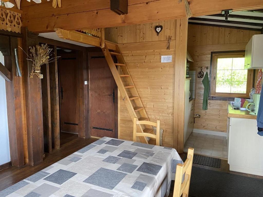 Chalet cosy à Crest-Voland – 6 personnes, cuisine équipée, salon TV, proche pistes et nature - 5