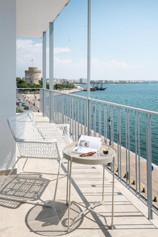 Primavera Seafront apt by halu! next to White Tower, Soluň