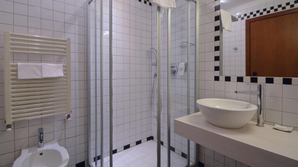 Best Western Hotel Crimea - 4