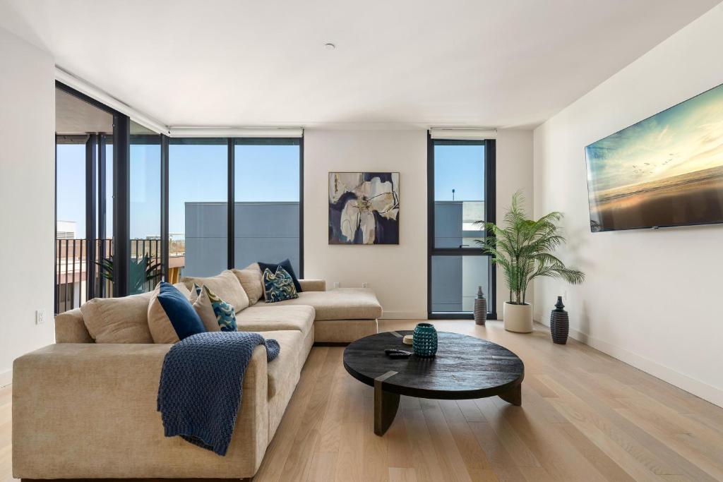 The Sapphire Nest - Spectacular Rooftop Amenities Ocean views 2BR, Los Angeles