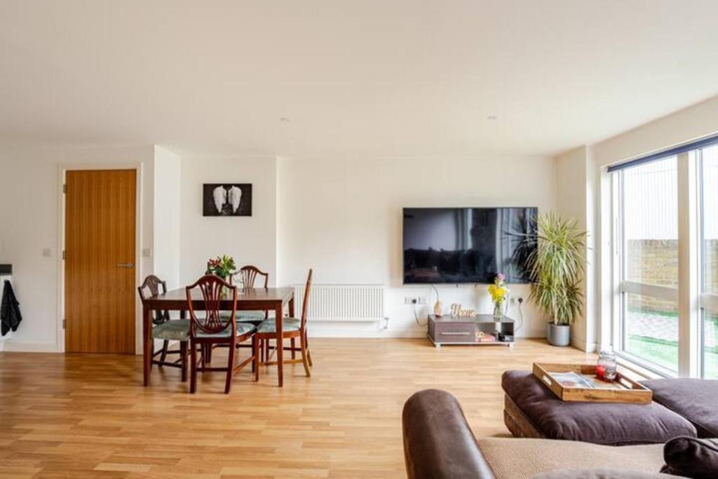 The Nest of Forest Hill, Forest Hill