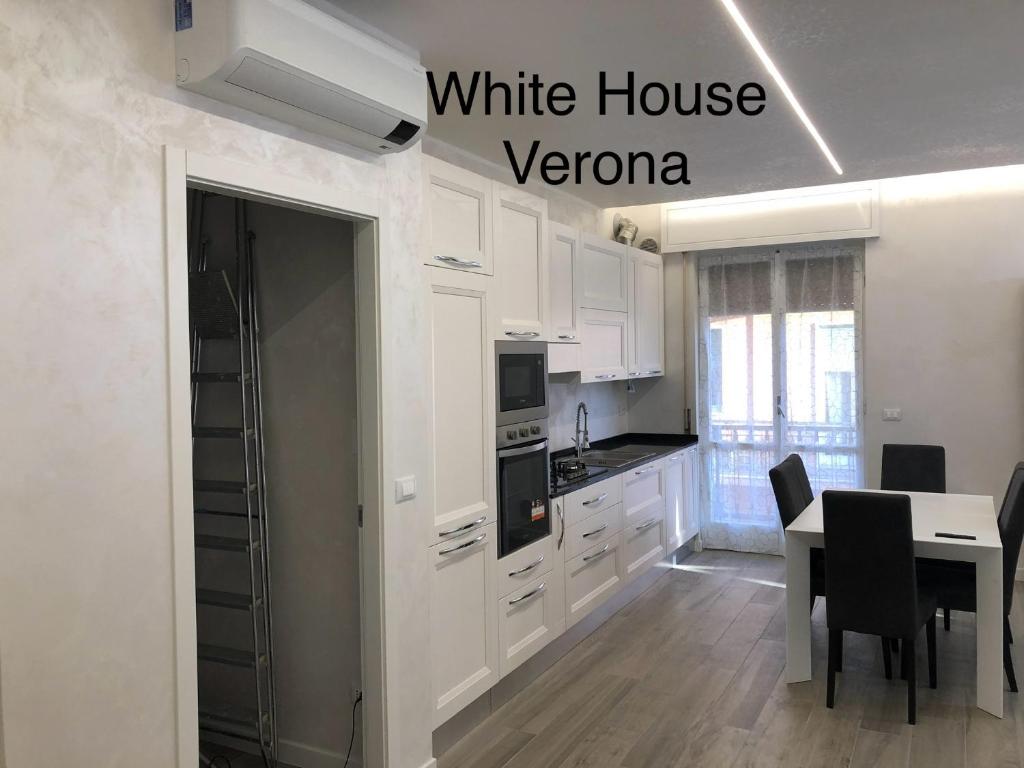 WHITE HOUSE - 2
