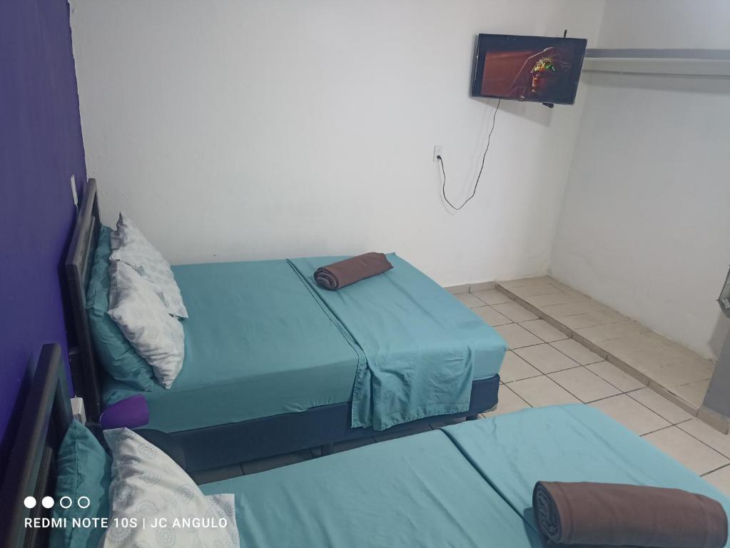 Casa sencilla, primer piso bien ubicada - 2