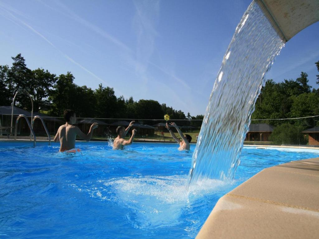 Chalet in Corrèze by Lake Meyrignac, Madranges