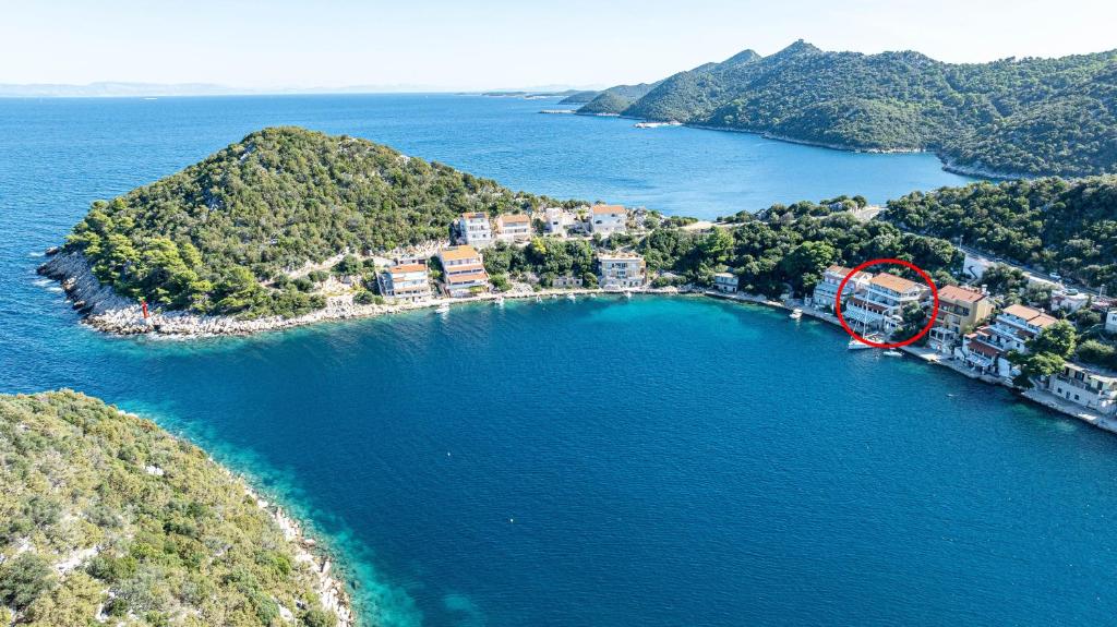 Apartments by the sea Zaklopatica, Lastovo - 8342 전경
