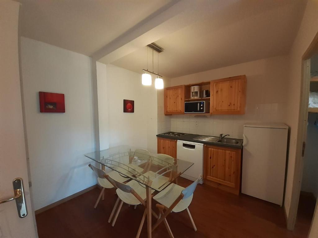 Appartement 3 pièces proche télécabine, 2 chambres, skis aux pieds, parking offert - FR-1-561-135 - 4