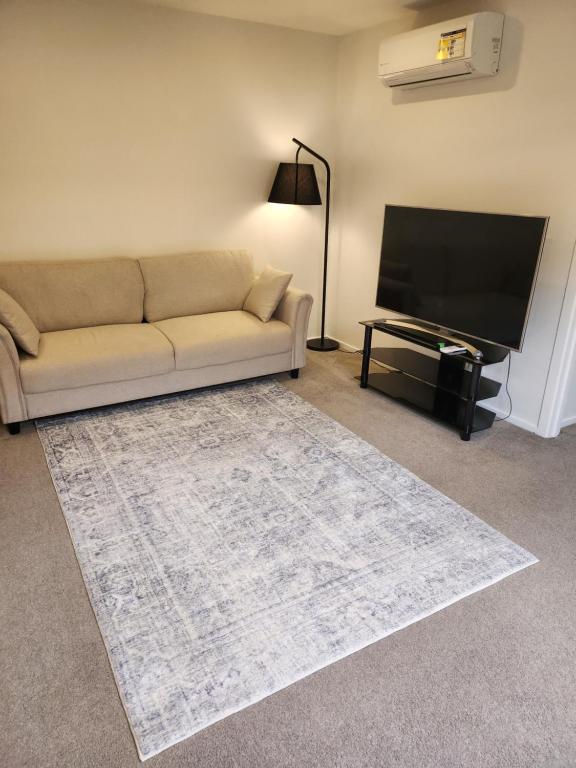 RemarkableStay1, Frankton