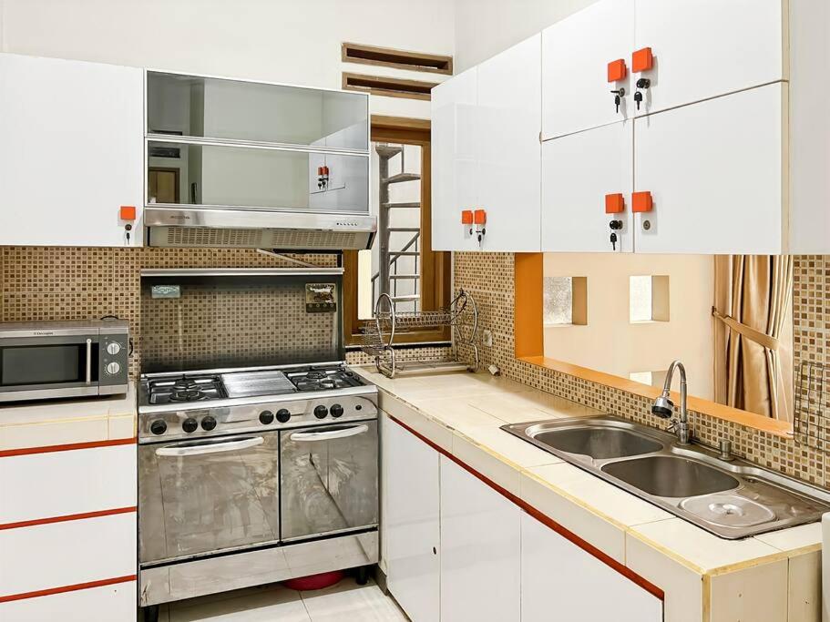 Large Villa 3BR Dago Bandung by 2ndHome