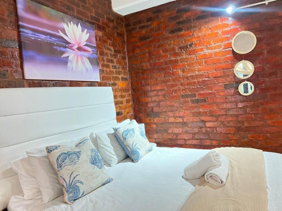 DearDorcus Haven, Johannesburg