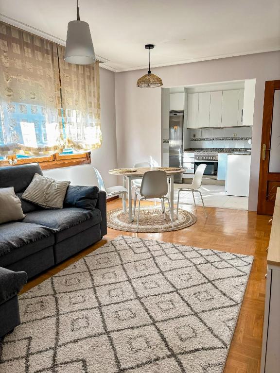 Moreda 48 - 2 Hab y 2 Baños - Garaje y Wifi - VUT-4961-AS, Gijón