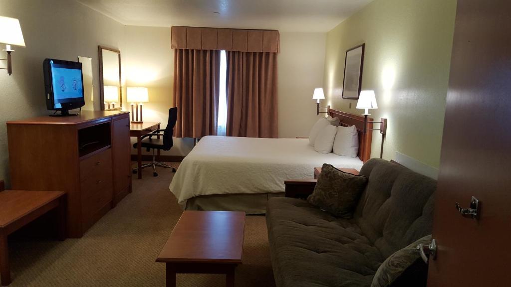 Oceanfront Lodge photo