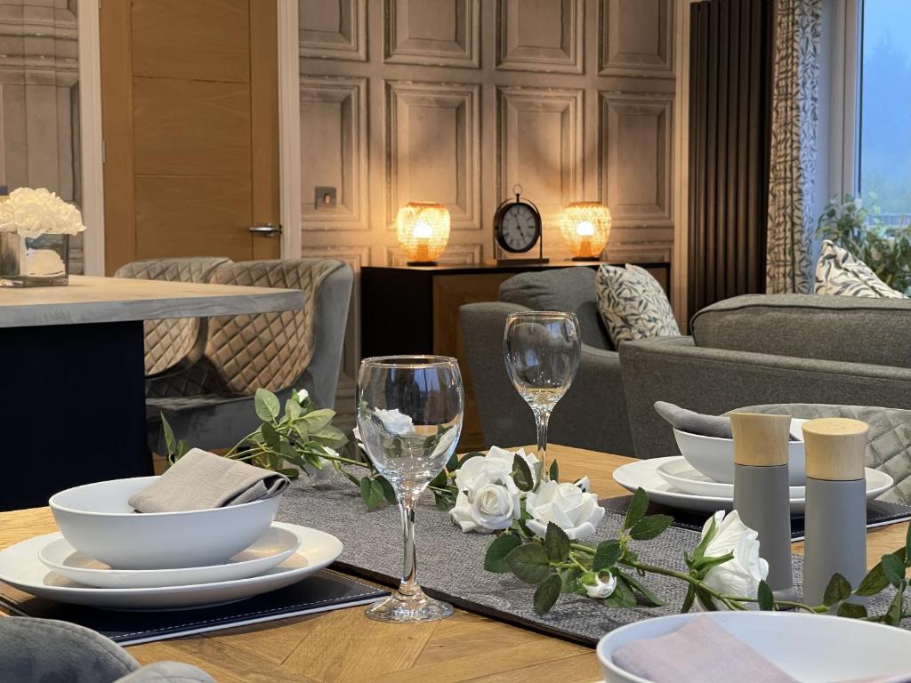 Hollicarrs - White Rose Lodge, Riccall