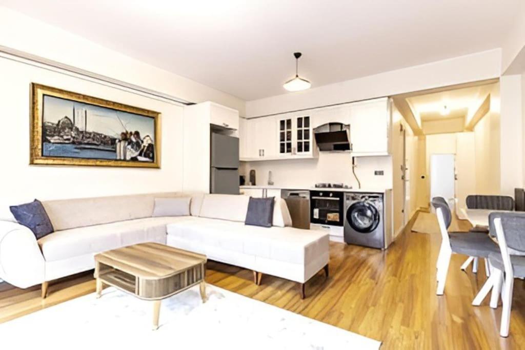 HEARTH OF DOWNTOWM, LUXURY 3 NEW APARTMENTs, Istanbul