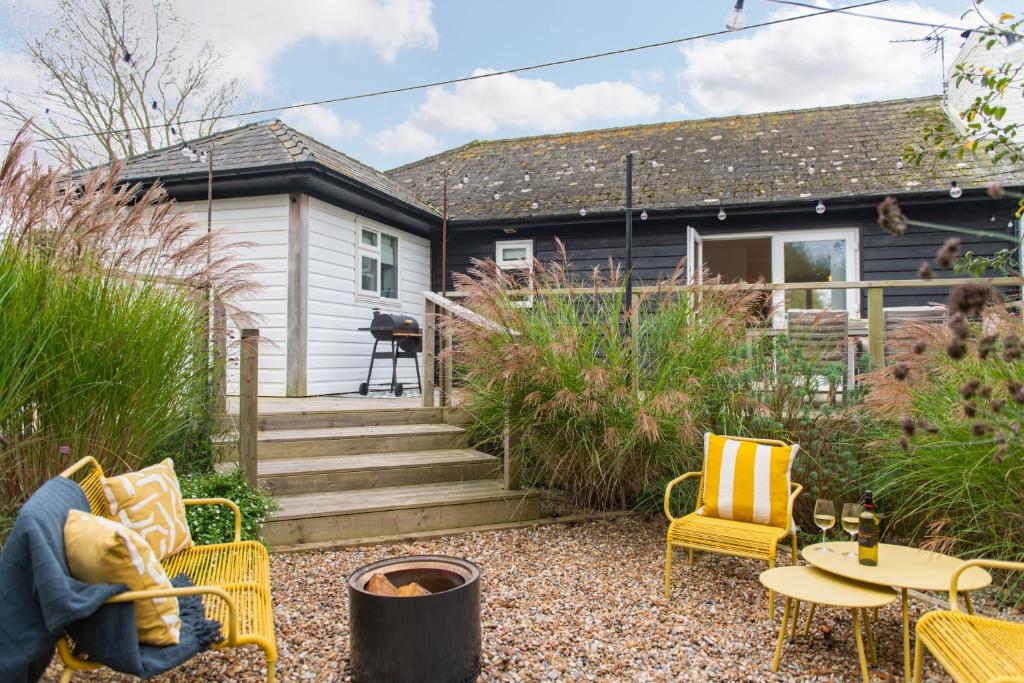 The Cot by Bloom Stays, Winchelsea