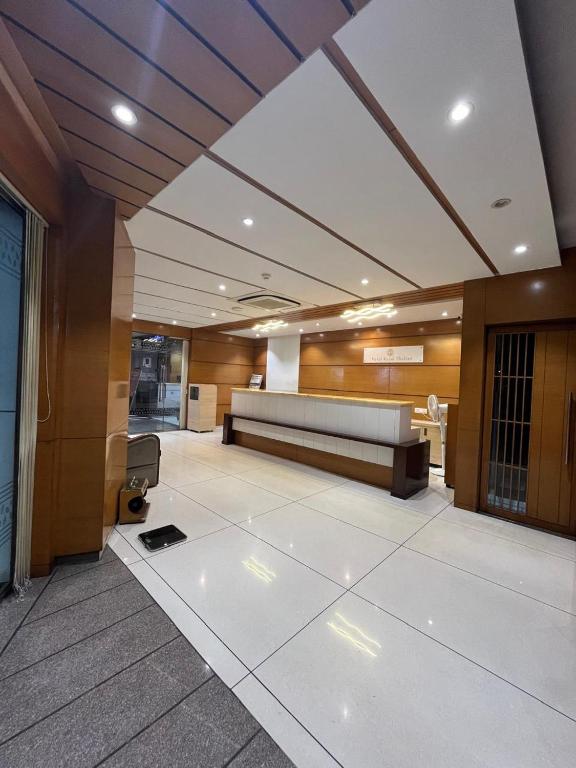 フロント・ロビー