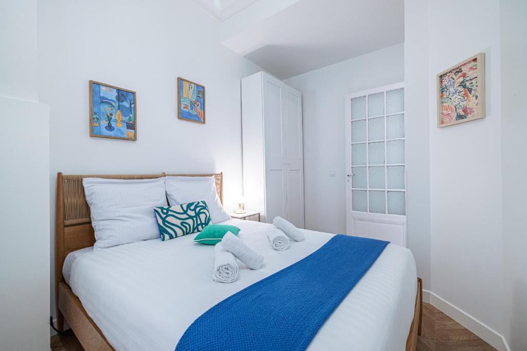 10 AMIRAL 201 - Magnifique apt - 2 chambres - Centre-ville - 3