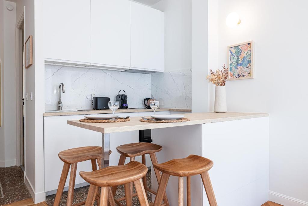 10 AMIRAL 201 - Magnifique apt - 2 chambres - Centre-ville - 4