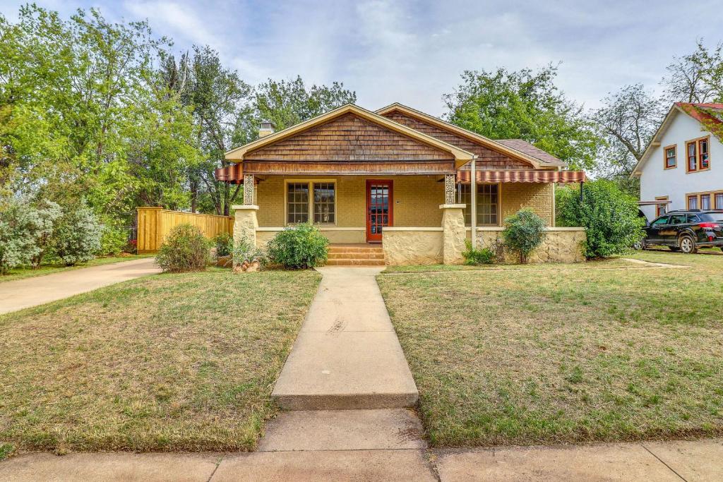 Centrally Located Abilene Abode 2 Mi to Downtown!, Abilene