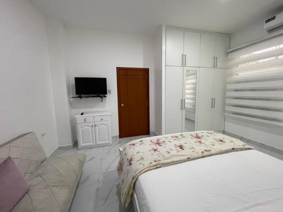 Confortable Apartamento # 2 planta baja - 5