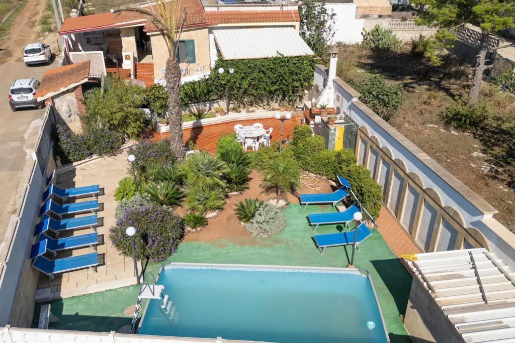 Apartment Tritone in Luxury Villa with Shared Pool, Torre Lapillo