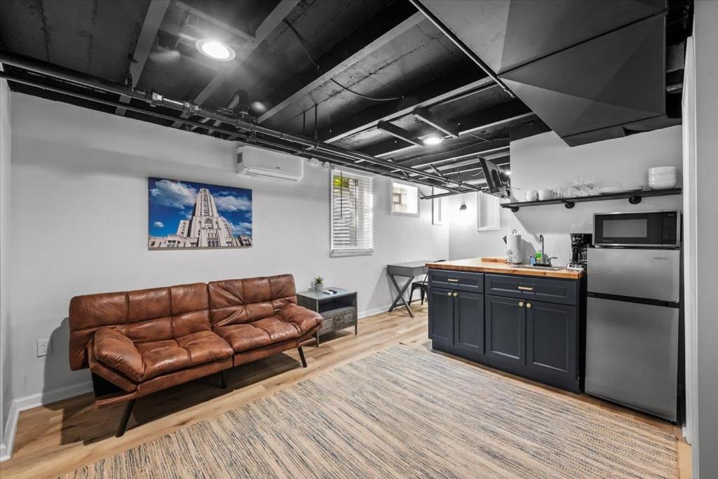 The Walnut Suites - The Onyx Suite, Pittsburgh