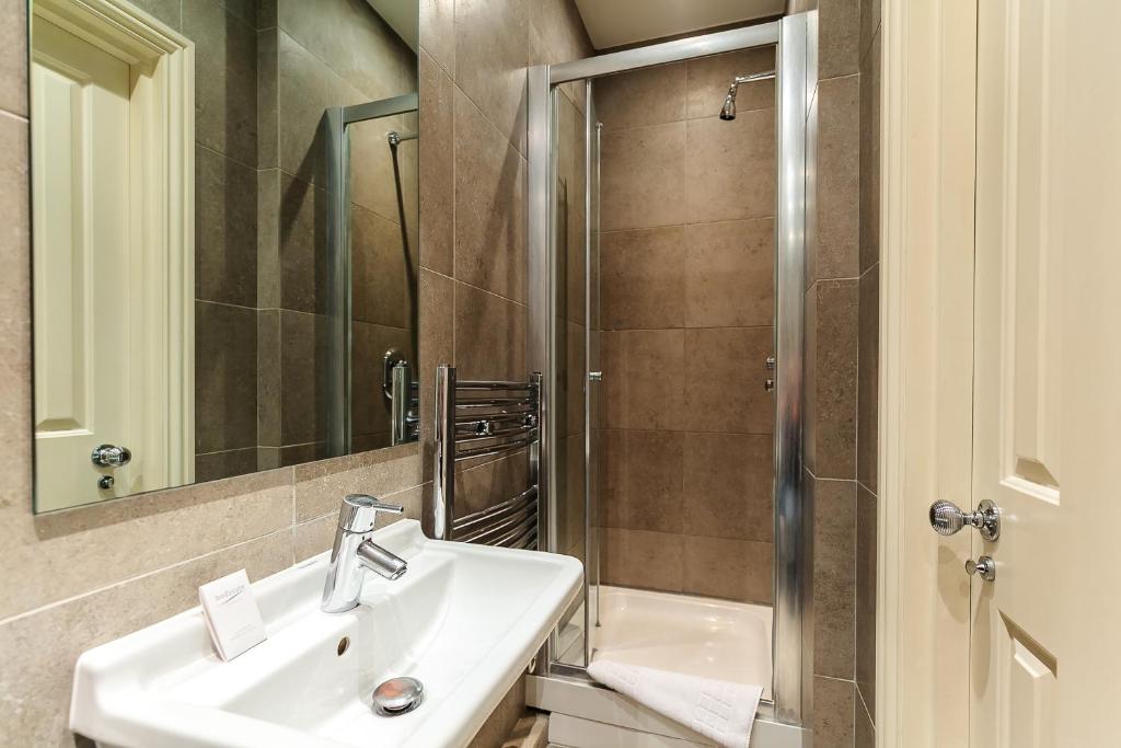 Longridge Road Apartments By Viridian Apartments photo