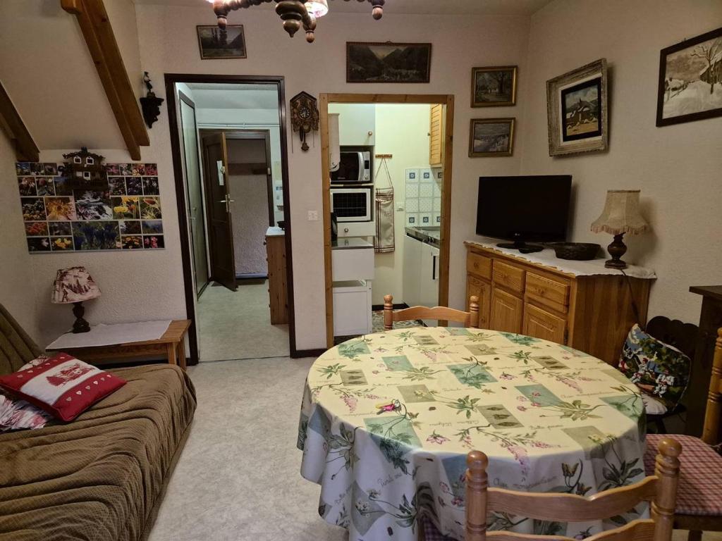 Appartement 4-6 personnes avec parking à Cauterets - FR-1-234-330 - 2