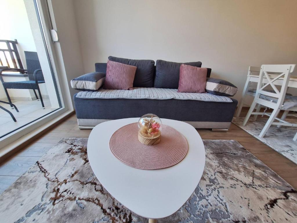Apartman Šara Vrnjačka Banja - 5 minuta do promenade, parking, terasa - 2