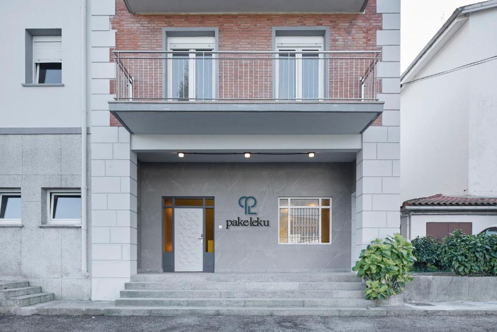 Pensión Pakeleku, Urnieta