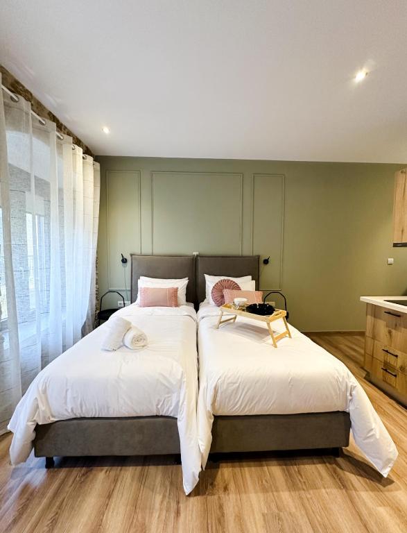 Lithos Syros, Ermupoli