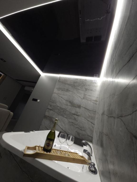 Apartament w Centrum z Jacuzzi, prywatny parking klimatyzacja 3, Radom