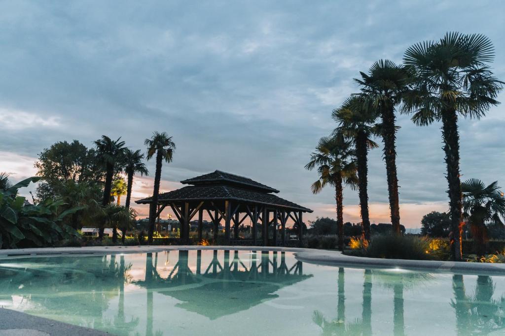 ロイヤル ガーデン ホテル (Royal Garden Hotel) ガーデン