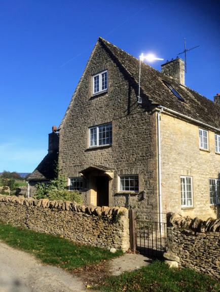 Oxleaze Barn, Eastleach
