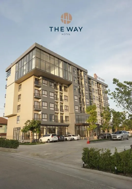 The Way Hotel Ban Pong，位于Ban Pak Raet的酒店