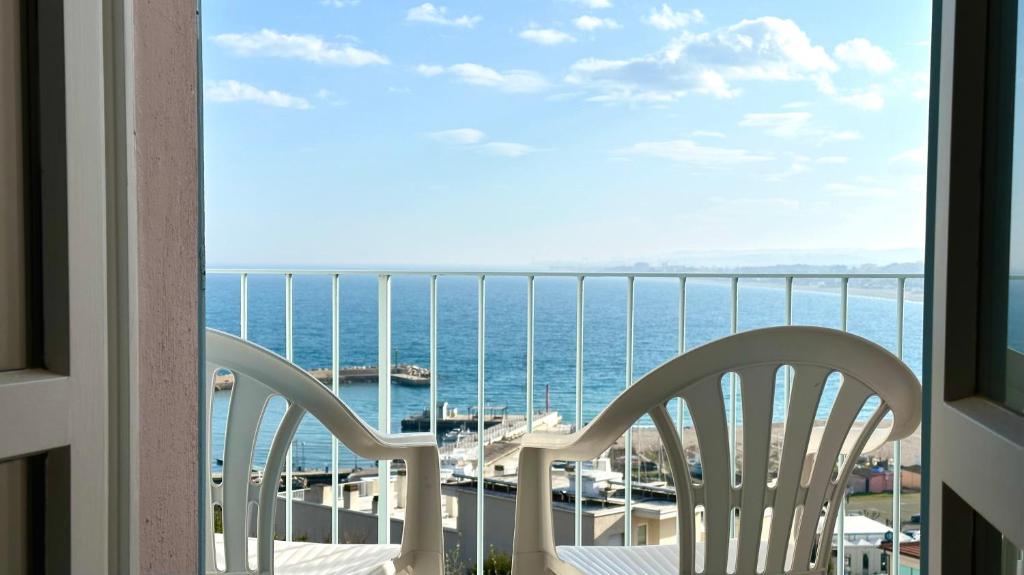 Numana, cielo-terra con meraviglioso giardino vista mare - N254 - 1