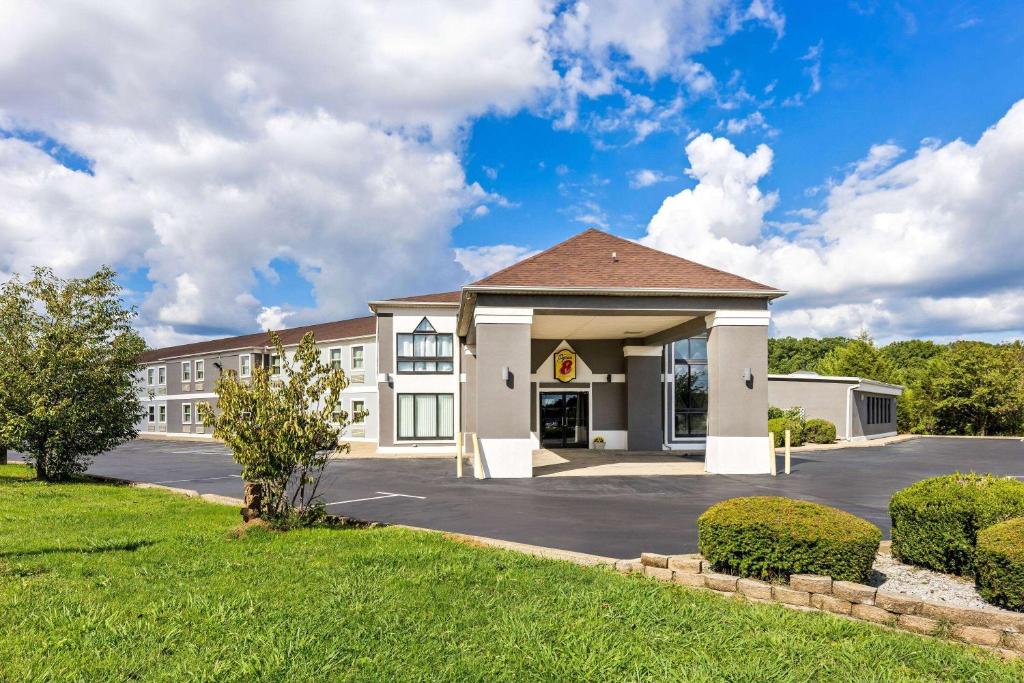 Super 8 by Wyndham Dickson, Dickson