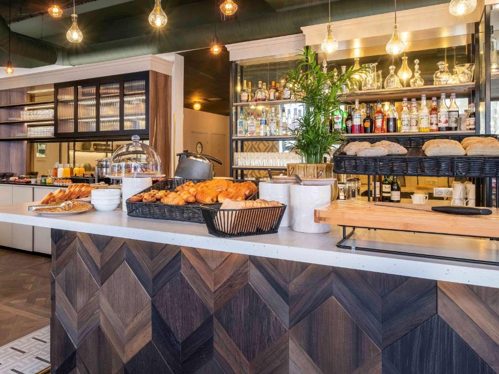 Paris Mercure Paris Bercy Bibliotheque Hotel dining