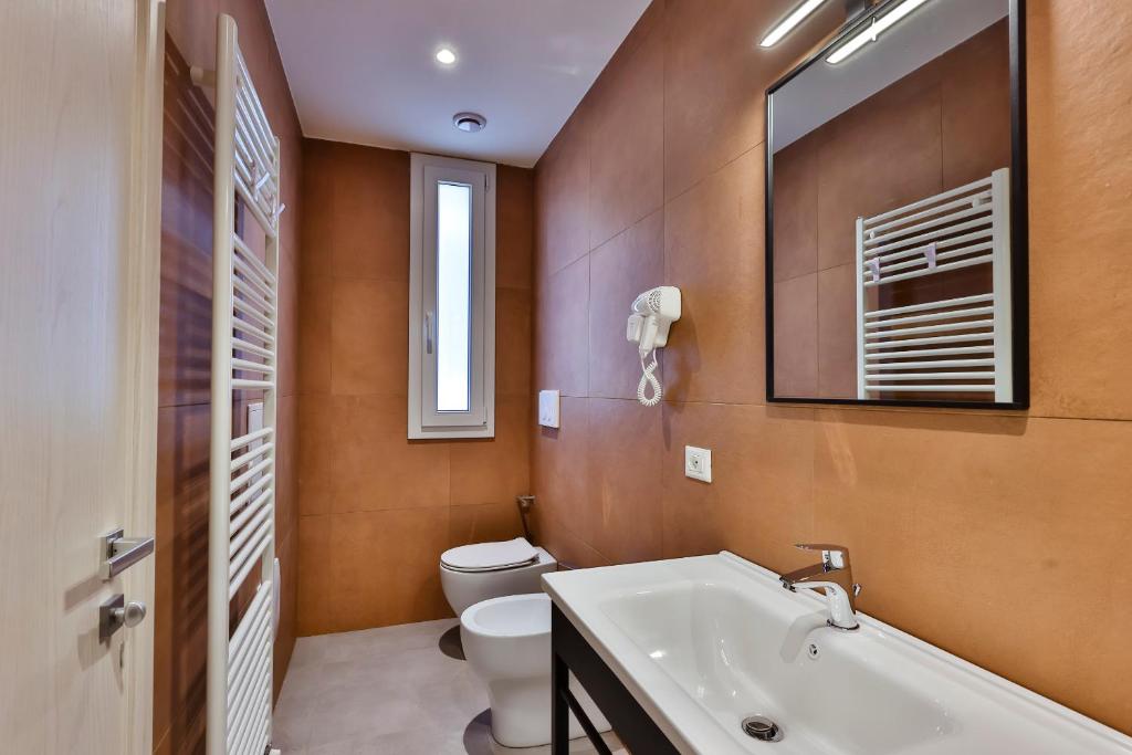 Apho Apartment Hotel - 3
