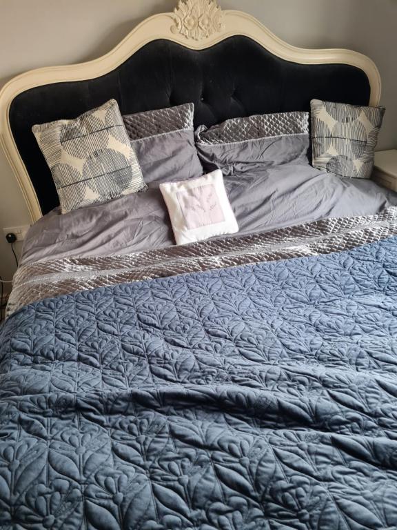 75 Park Prewett Dbl room with beautiful bathroom, Sherborne Saint John