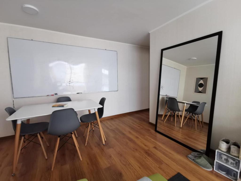 Alquiler de Habitación Privada en Departamento Moderno y Compartido en Santiago de Surco - 4