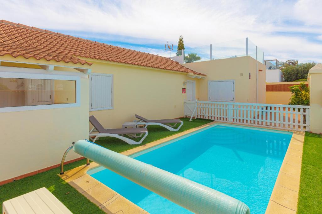 Private villa with heated pool & terrace see view - 4