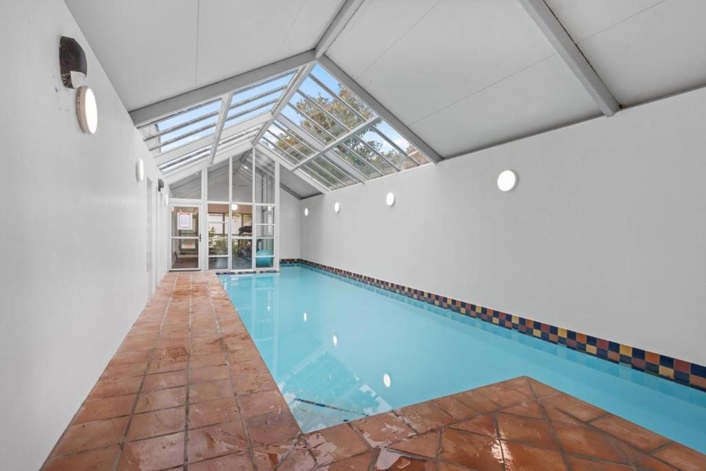 Warm and inviting - Free carpark, Christchurch