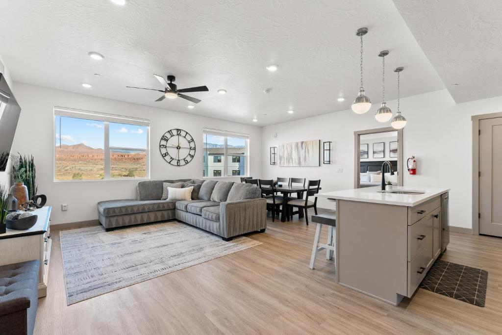 Red Rock Haven #201 condo, Hurricane