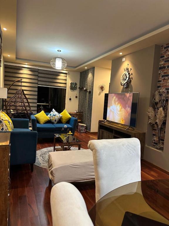 Lujoso departamento de dos habitaciones, en la mejor zona de Cbba - 2