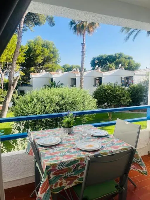 Estudio con piscina en Las Fuentes, hotel in Alcossebre