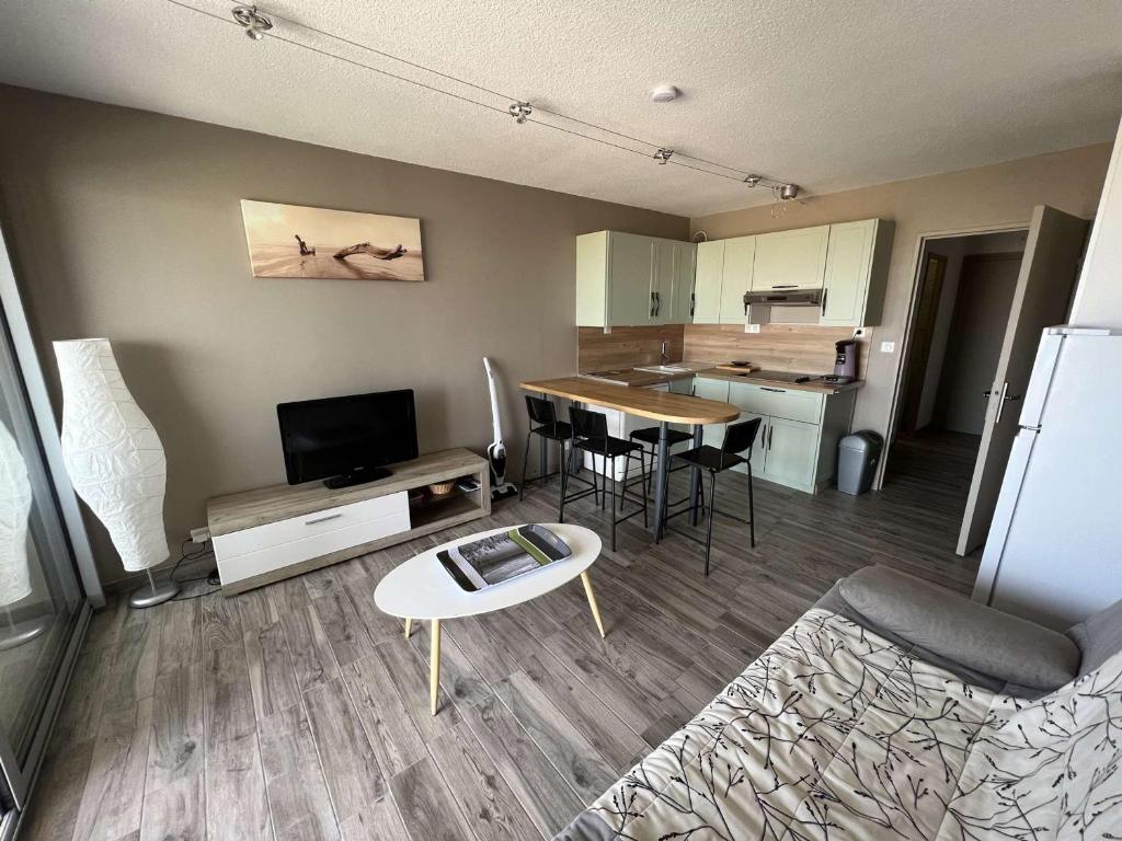 Studio avec Piscine, Parking, Clim, Plage à 50m - FR-1-702-69 - 3