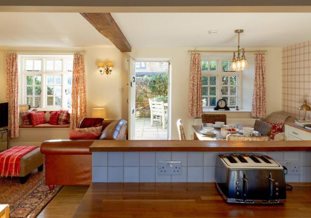 Jasmine Cottage, Bourton-on-the-Water photo 2