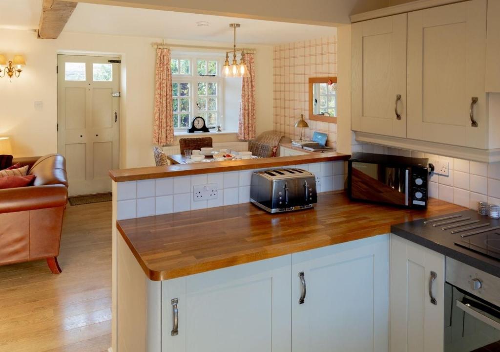 Jasmine Cottage, Bourton-on-the-Water photo 8