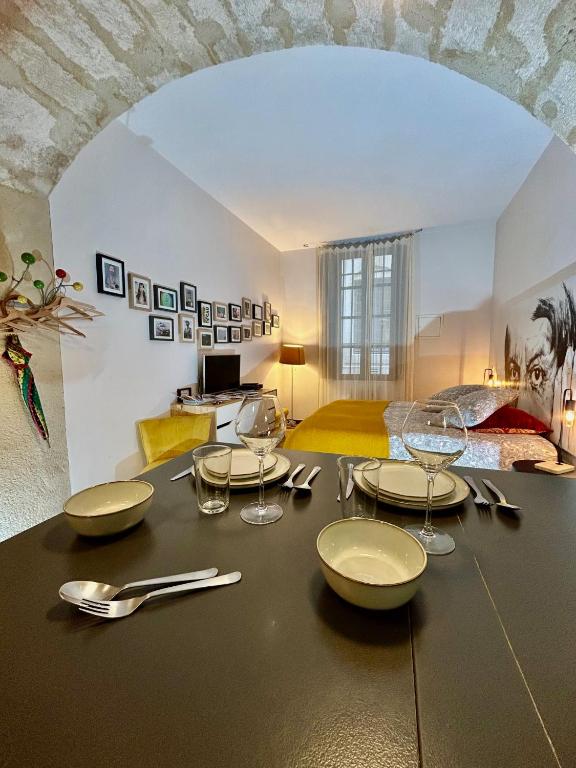 Studio Vernon, Arles